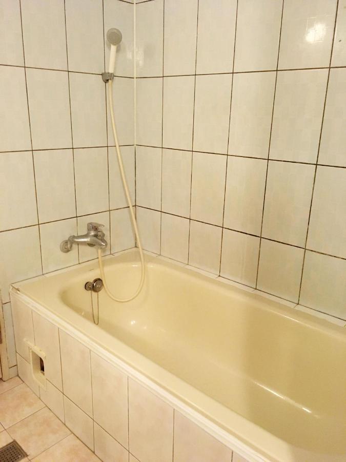 文南哥爸妻夫飯店 Hotell Tainan Eksteriør bilde