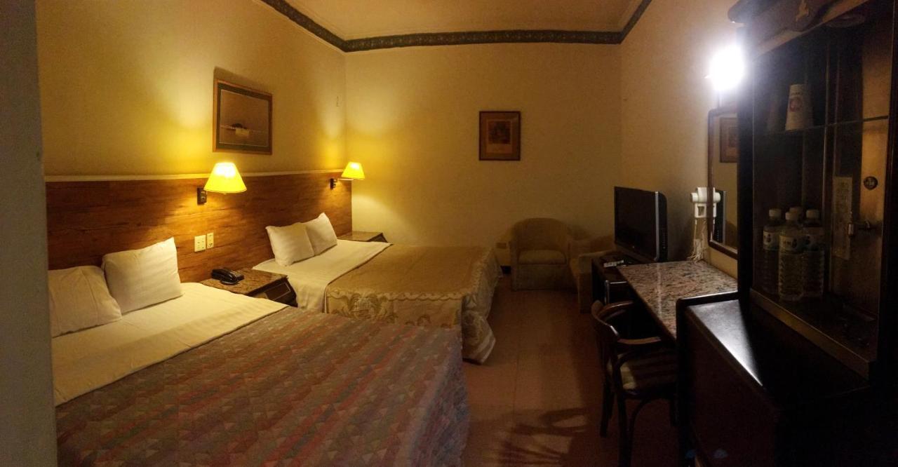 文南哥爸妻夫飯店 Hotell Tainan Eksteriør bilde
