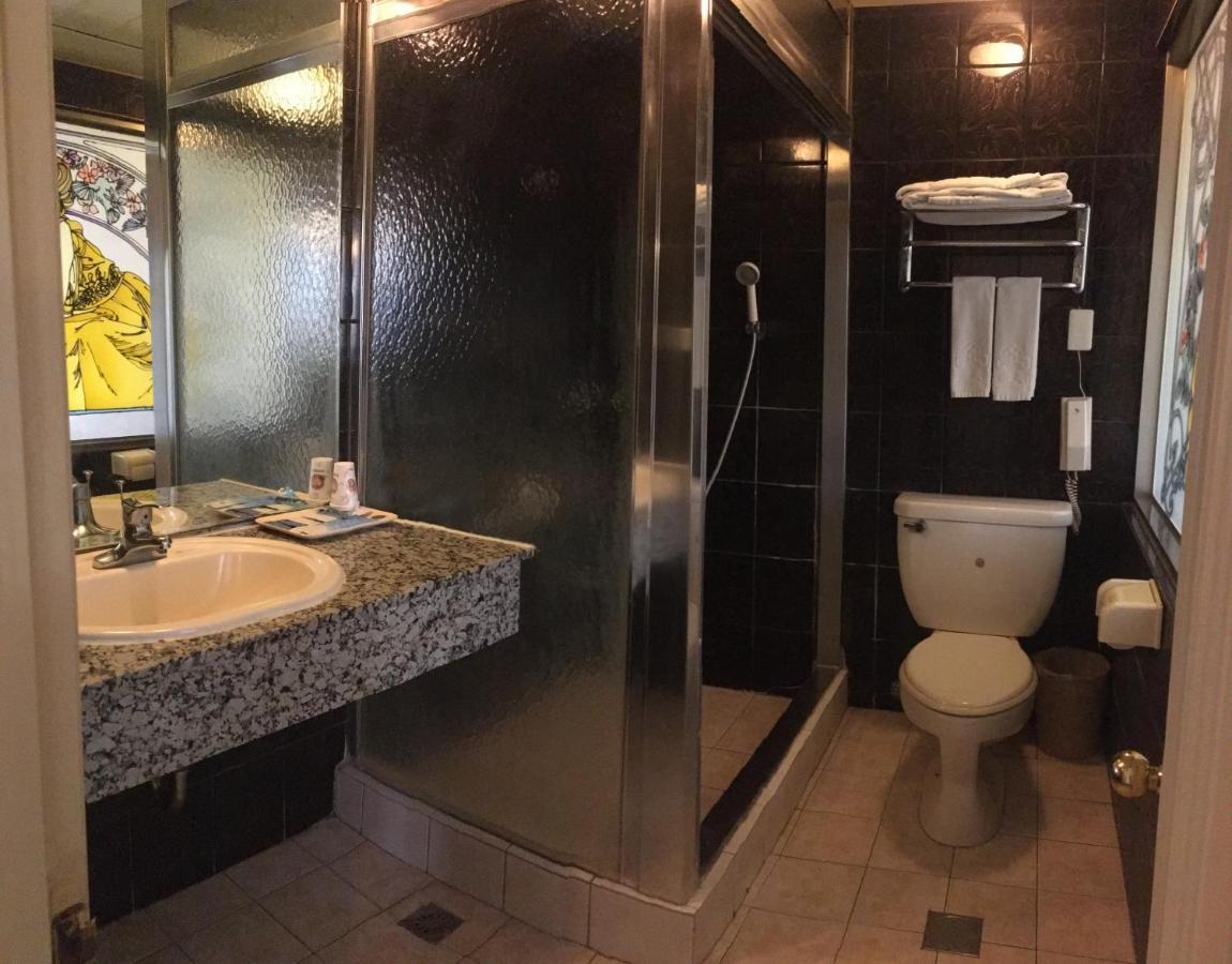 文南哥爸妻夫飯店 Hotell Tainan Eksteriør bilde
