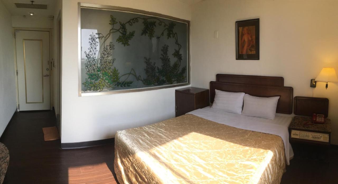 文南哥爸妻夫飯店 Hotell Tainan Eksteriør bilde